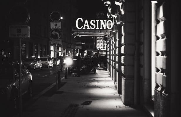 Was verbindet die Casinos Austria und die illegalen Online-Glücksspiel-Anbieter?